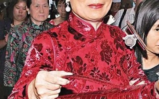 蓝琼缨14岁能满足赌王吗，蓝琼缨现在几岁